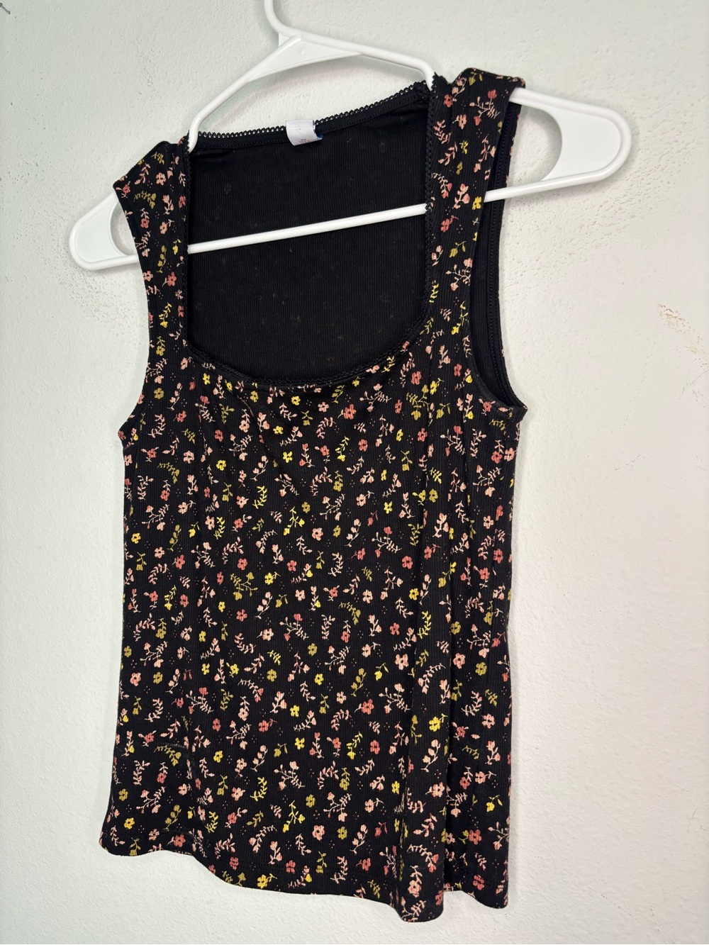 OLD NAVY BLACK FLORAL PRINTED FULL LENGTH RUFFLE TANK TOP SZ SMALL - Picture 3 of 6